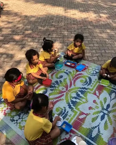 Mrs. Tomas Play Group Mrs. Tomas Play Group